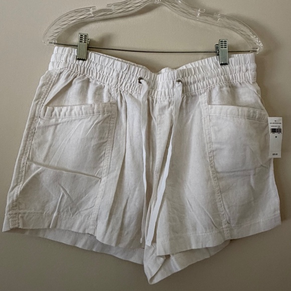 white linen shorts - Picture 1 of 3